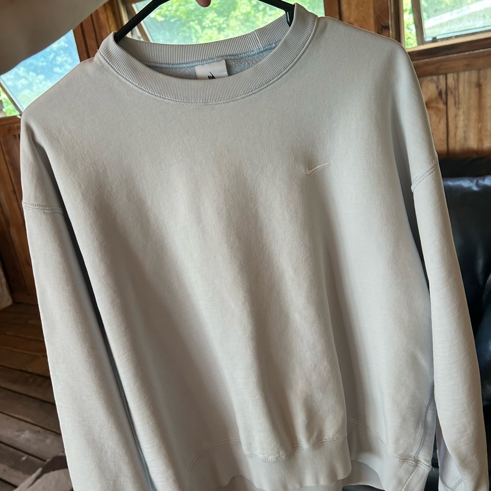 Nike Light Gray Crewneck Sweatshirt